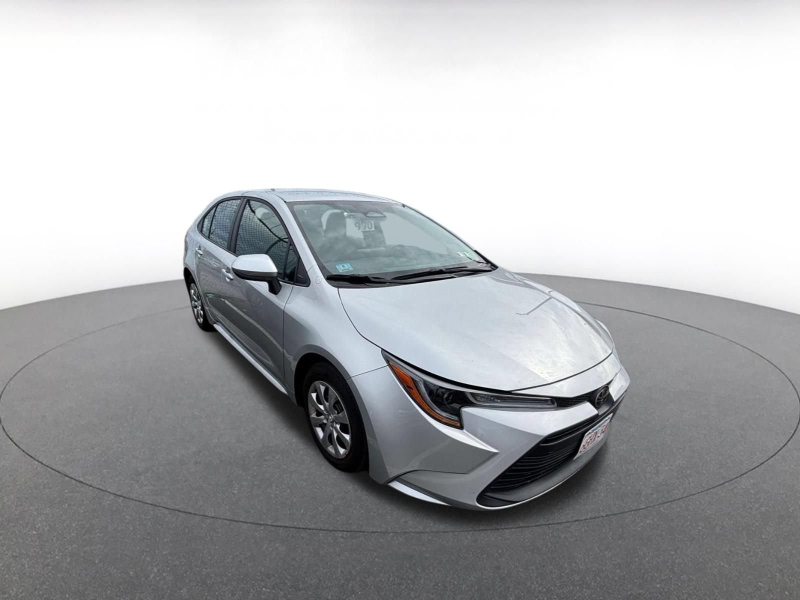 Used 2025 Toyota Corolla LE FWD image 3