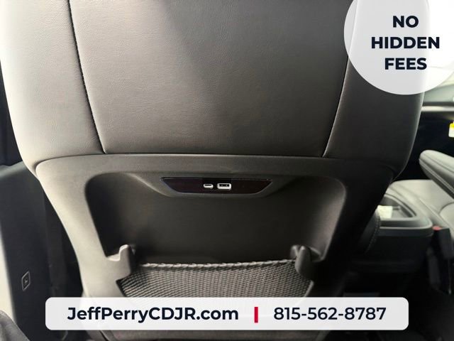 New 2027 Chrysler Pacifica Select AWD/4WD image 29
