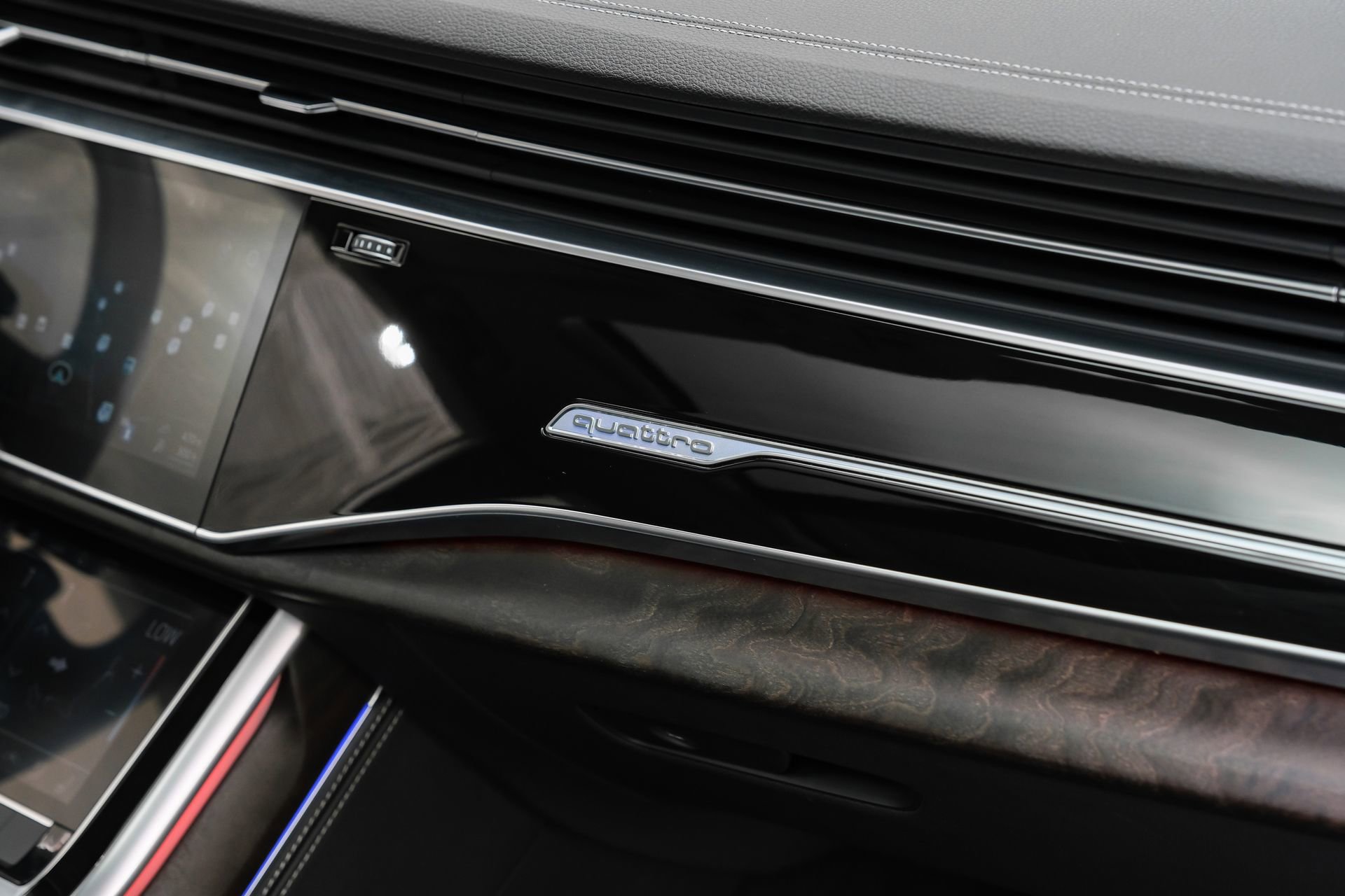 Used 2023 Audi Q8 Premium Plus w/ Premium Plus Package image 32