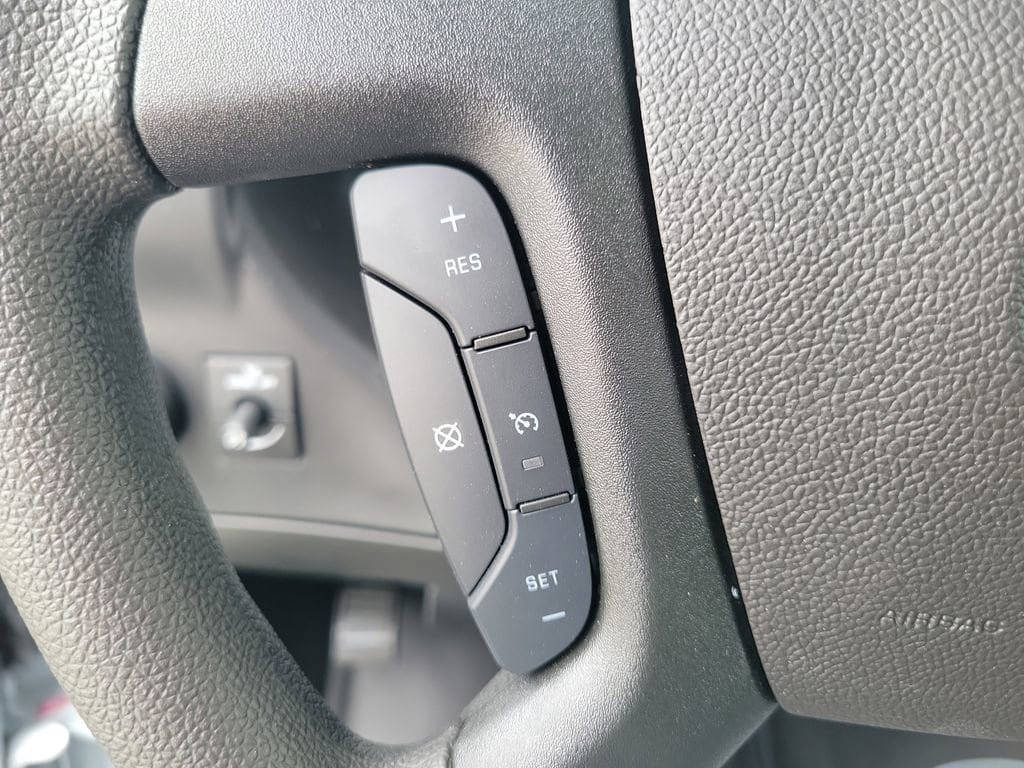 New 2026 Chevrolet Express 2500 Extended w/ Communications Package RWD image 9