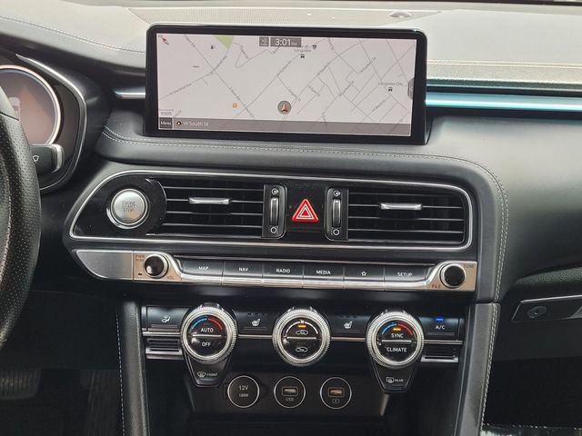 Used 2022 Genesis G70 2.0T image 27