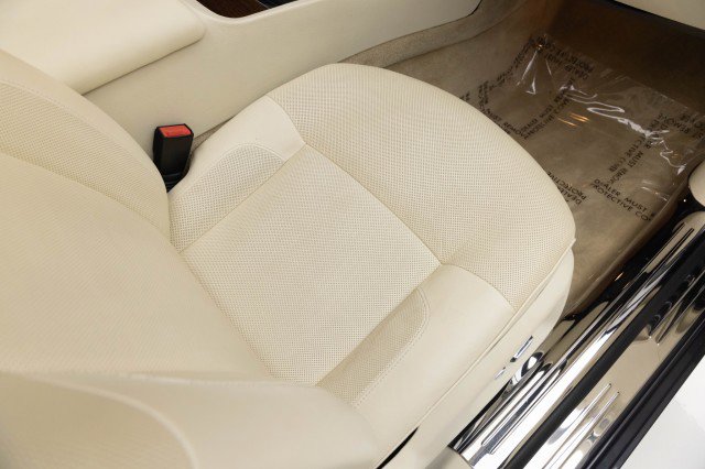 Used 2010 Rolls-Royce Ghost image 28