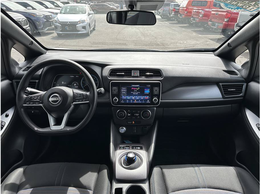Used 2025 Nissan Leaf S FWD image 18