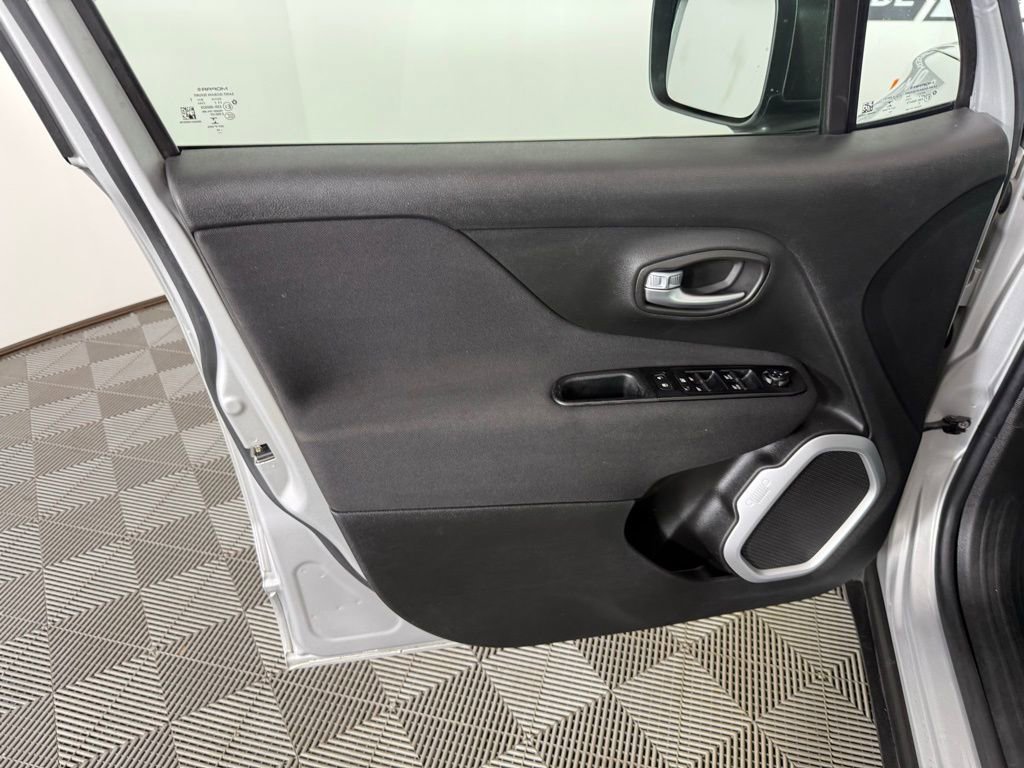 Used 2019 Jeep Renegade Sport w/ Sport Appearance Group image 12