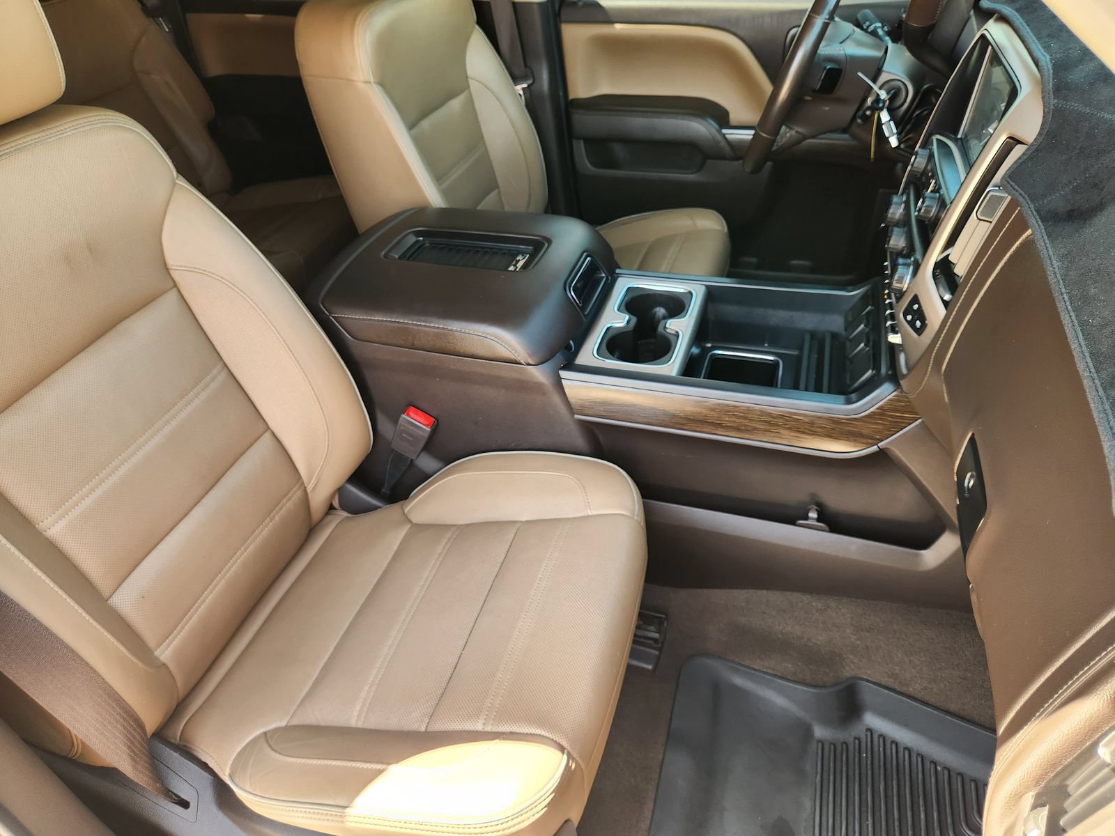 Used 2018 GMC Sierra 2500 Denali w/ Duramax Plus Package AWD/4WD image 15