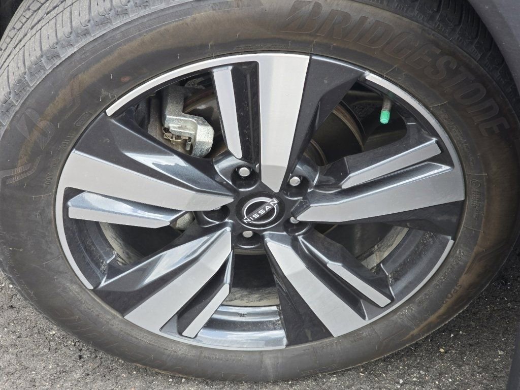 Used 2023 Nissan Rogue SL AWD/4WD image 31