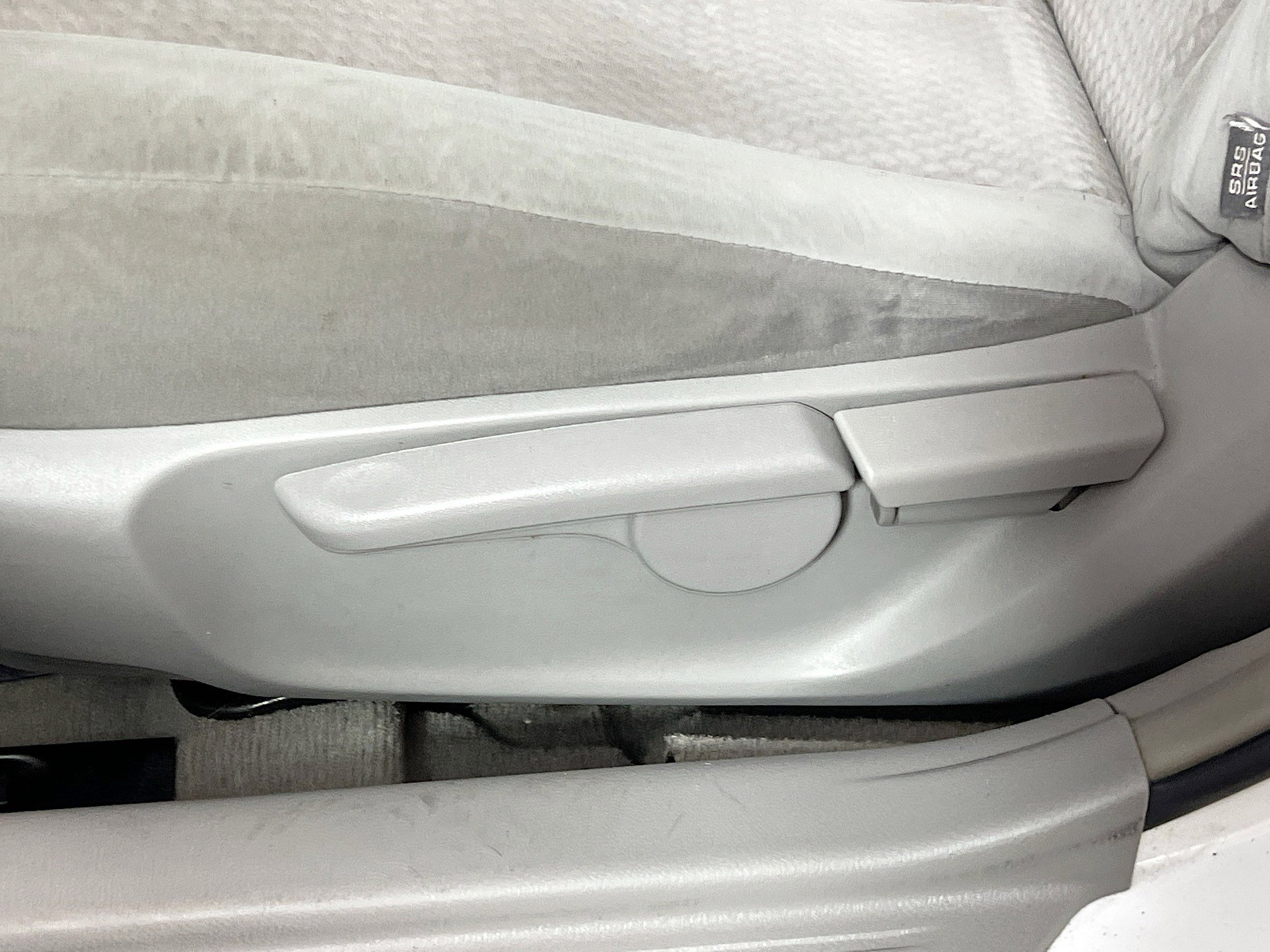 Used 2011 Toyota Camry LE image 16