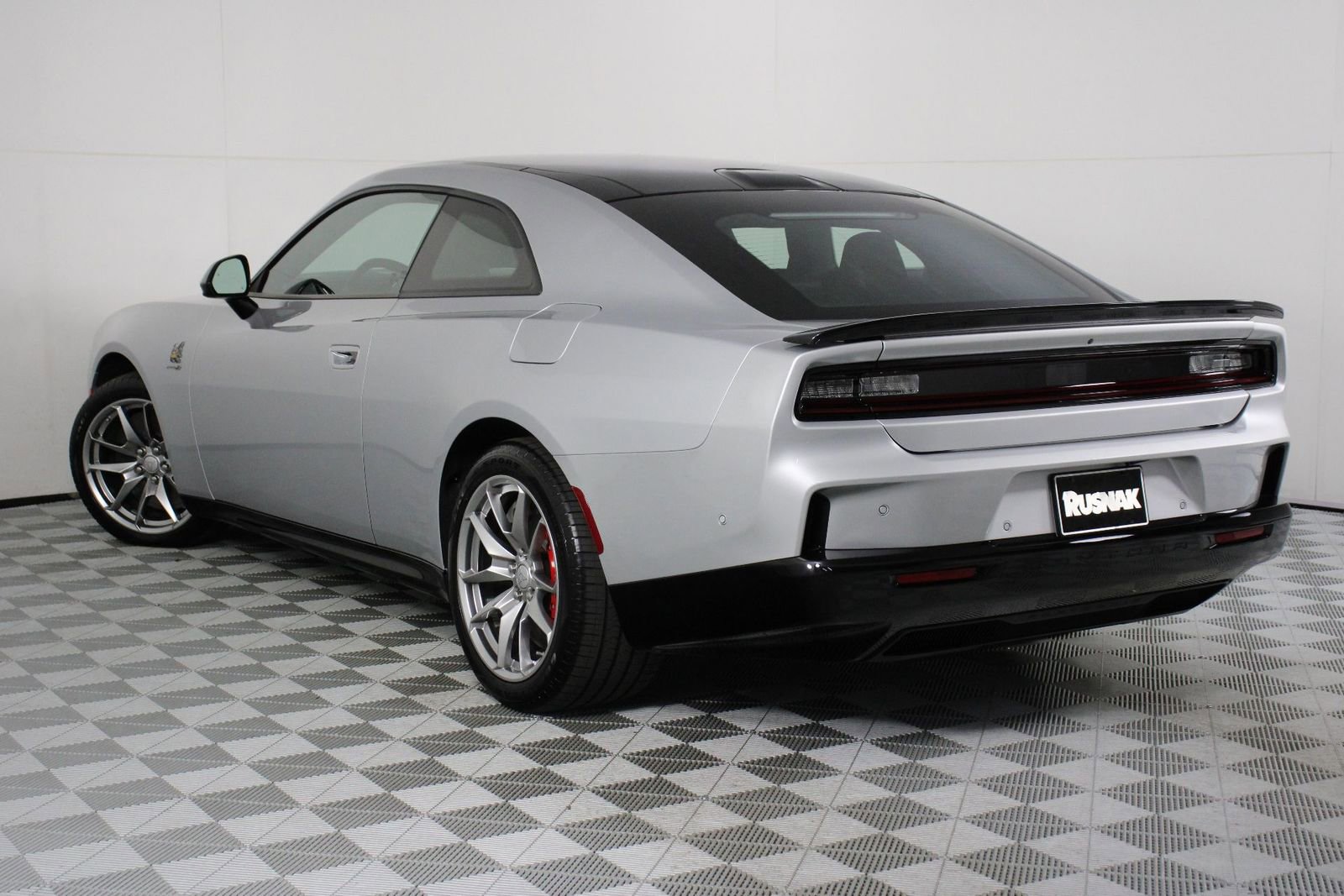 Used 2025 Dodge Charger Daytona Scat Pack w/ Track Pack AWD/4WD image 2