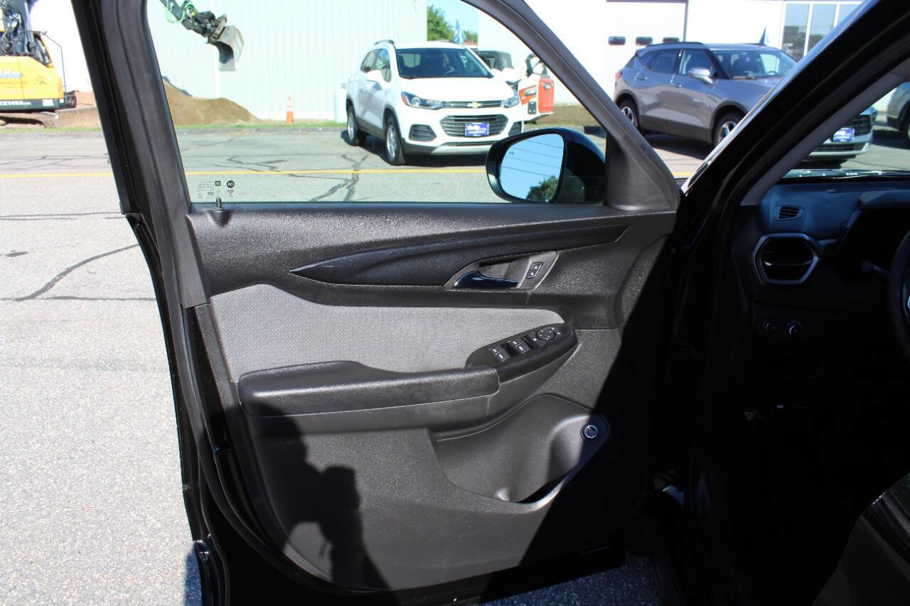 Used 2024 Chevrolet TrailBlazer LT w/ Convenience Package image 13