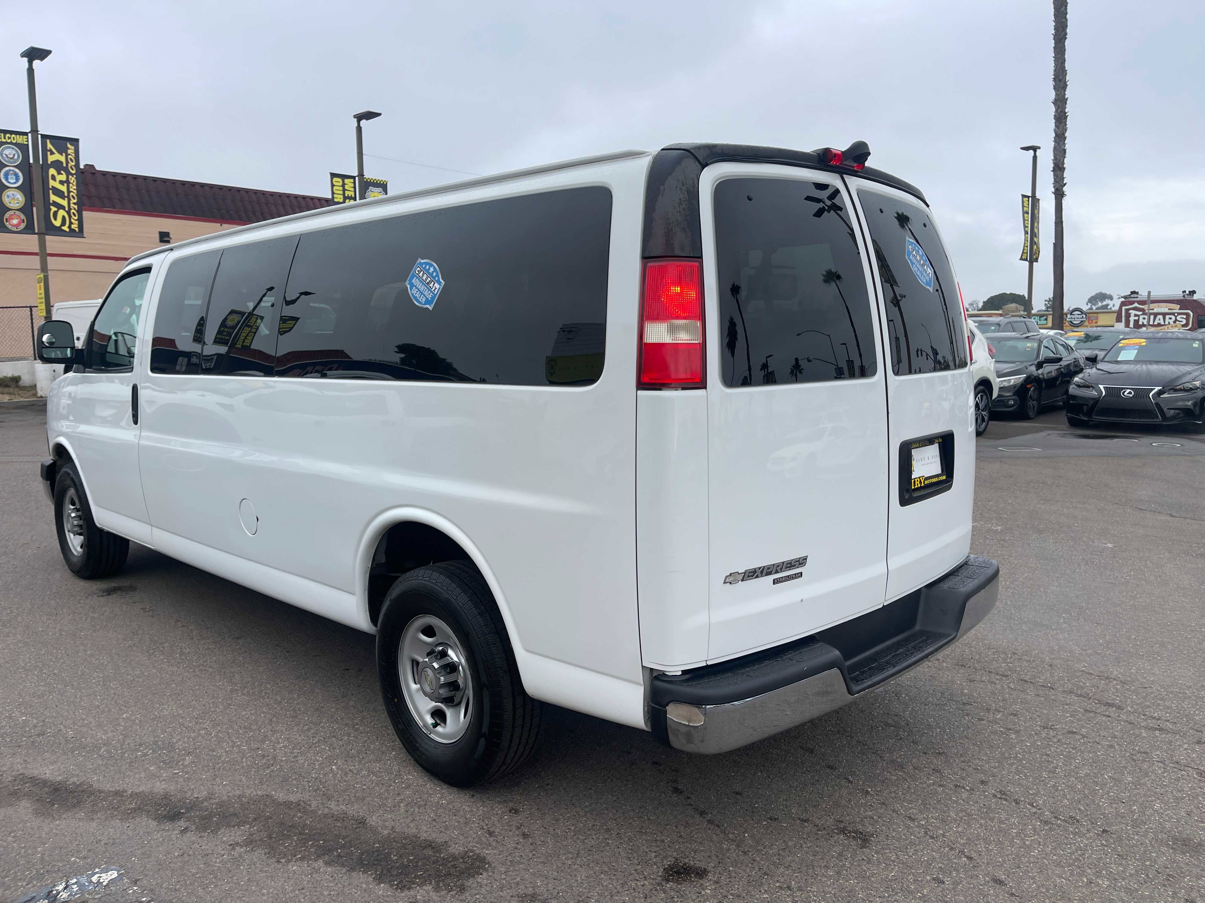 Used 2016 Chevrolet Express 3500 LT w/ LT Preferred Equipment Group image 4