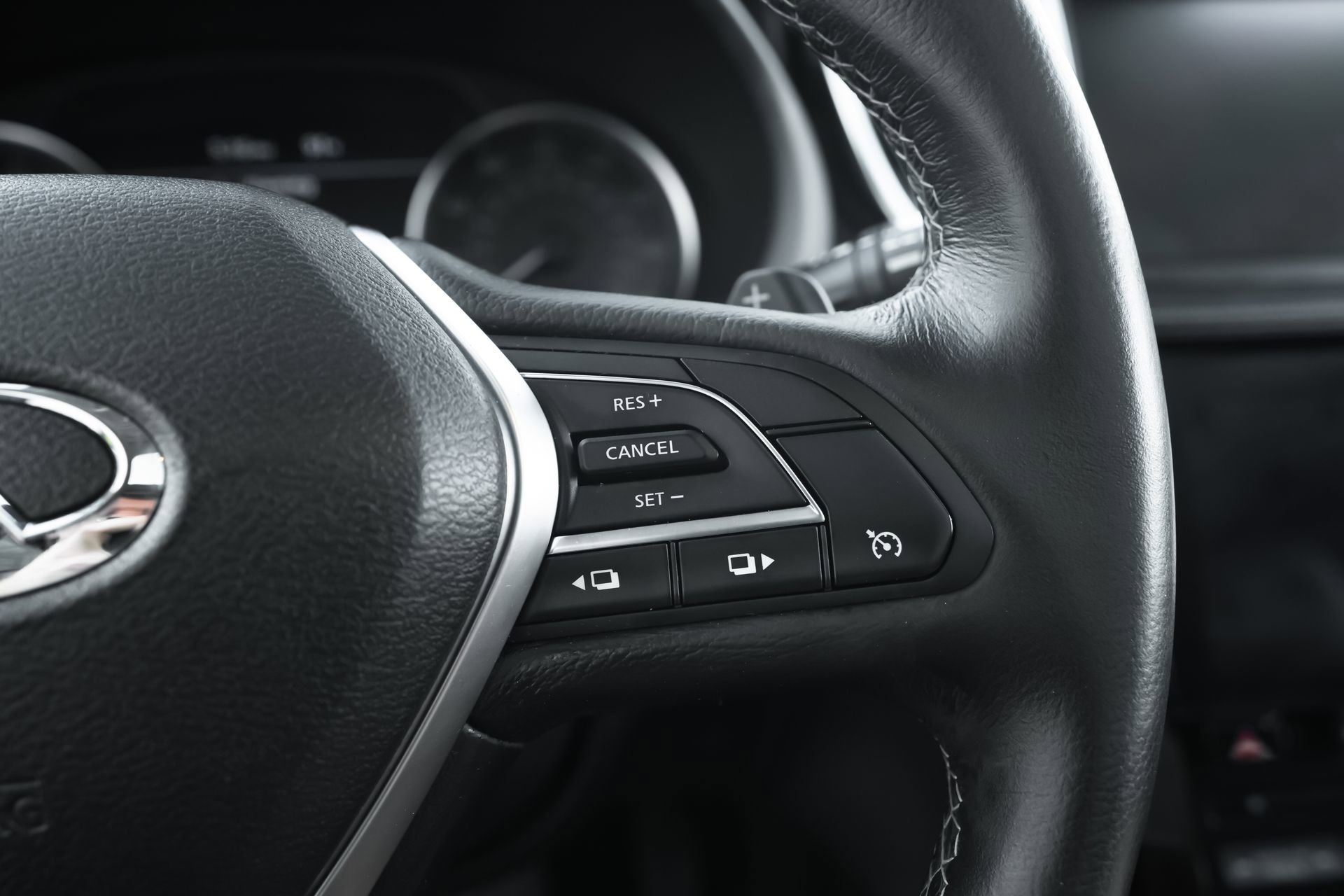 Used 2019 INFINITI QX50 Luxe w/ Navigation Package image 17