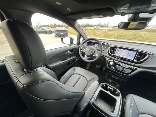 New 2026 Chrysler Pacifica Select image 35