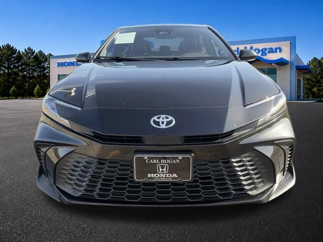 Used 2025 Toyota Camry SE FWD image 9