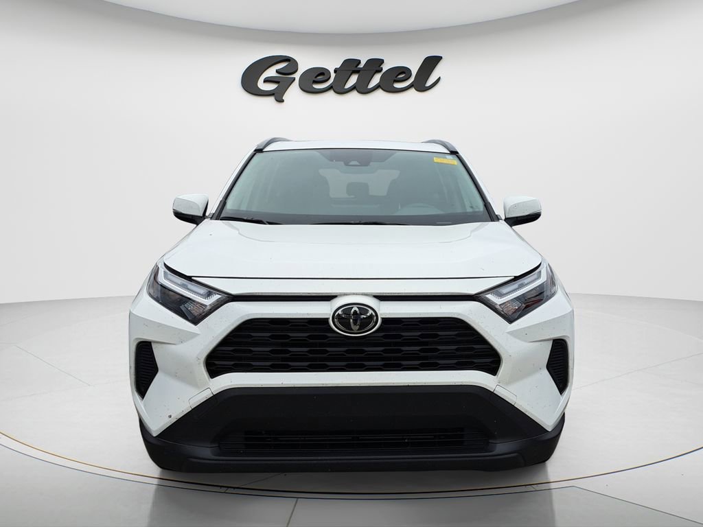 Used 2025 Toyota RAV4 XLE w/ Convenience Package image 5