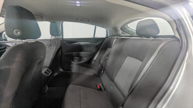 Used 2018 Buick Regal Preferred image 17