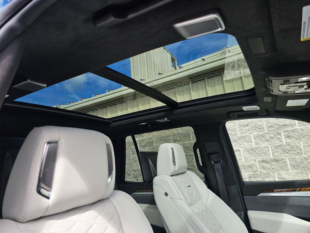 Certified 2025 Cadillac Escalade Sport Platinum image 16