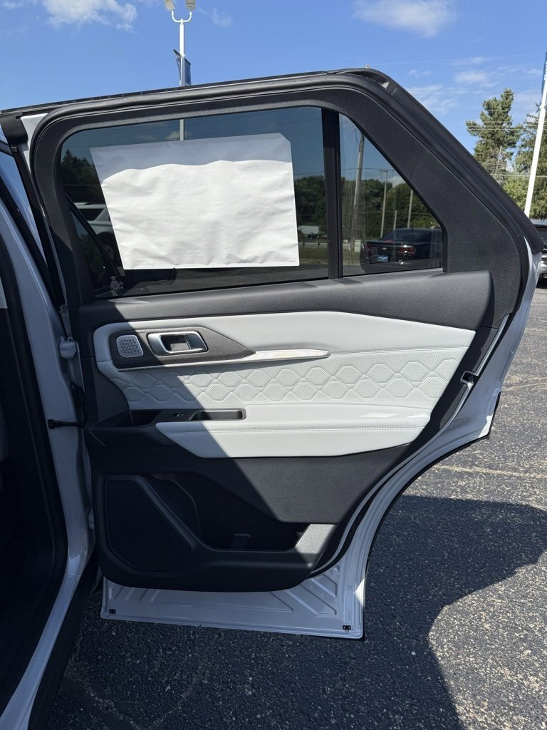 New 2025 Ford Explorer Platinum image 19