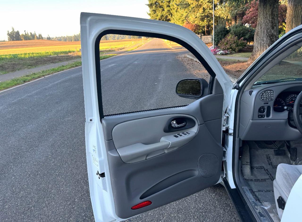 Used 2006 Chevrolet TrailBlazer LS w/ LS Preferred Equipment Group image 26