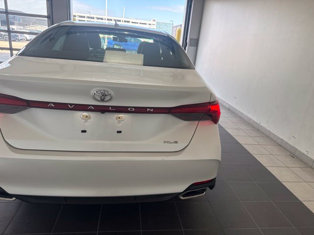 Used 2022 Toyota Avalon XLE FWD image 7