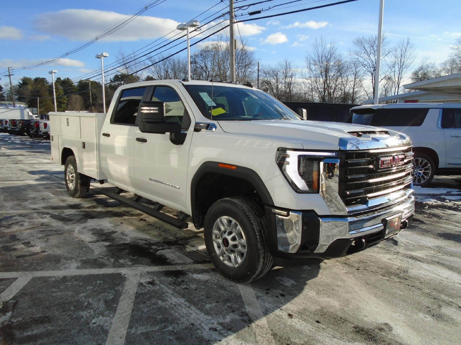 New 2026 GMC Sierra 2500 Pro w/ Convenience Package image 3