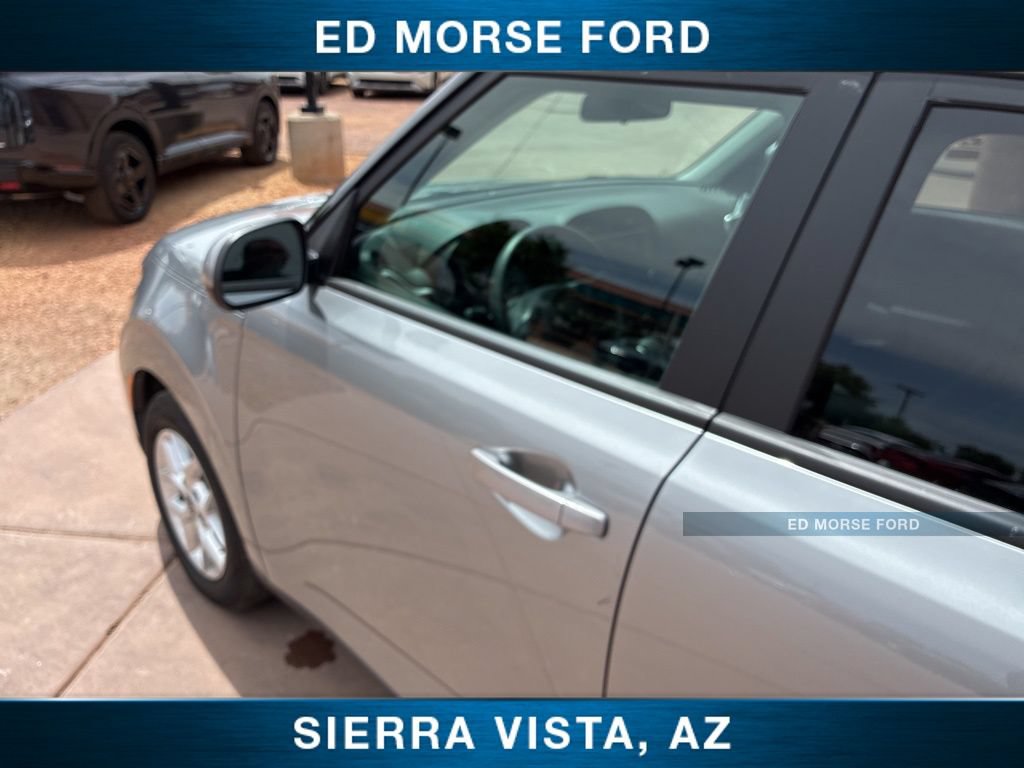 Certified 2025 Kia Soul LX FWD image 18
