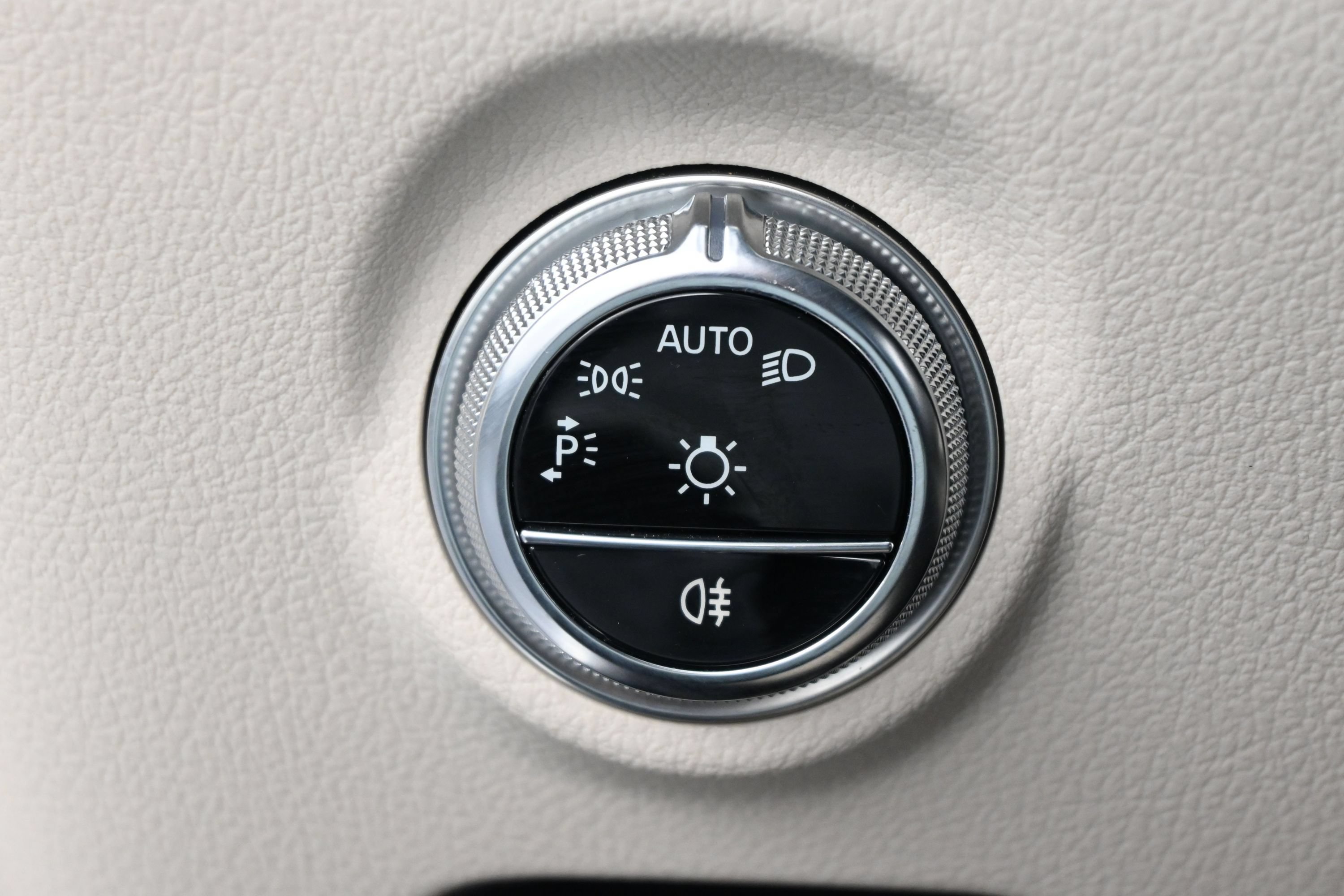 Used 2023 Mercedes-Benz C 300 4MATIC Sedan image 21