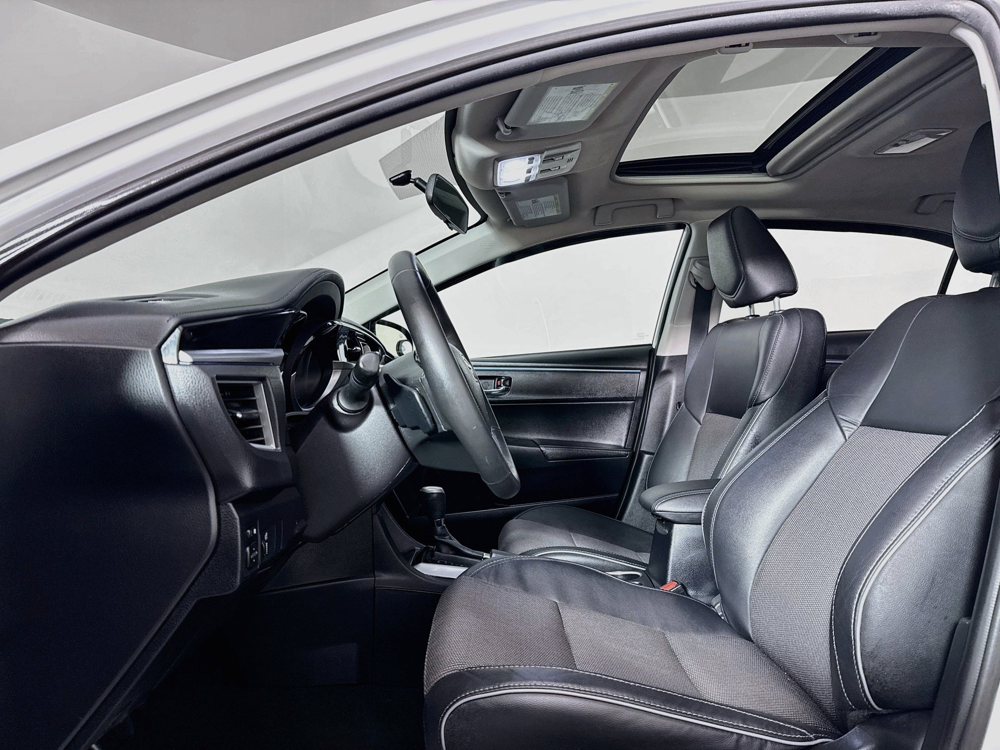 Used 2016 Toyota Corolla S FWD image 20
