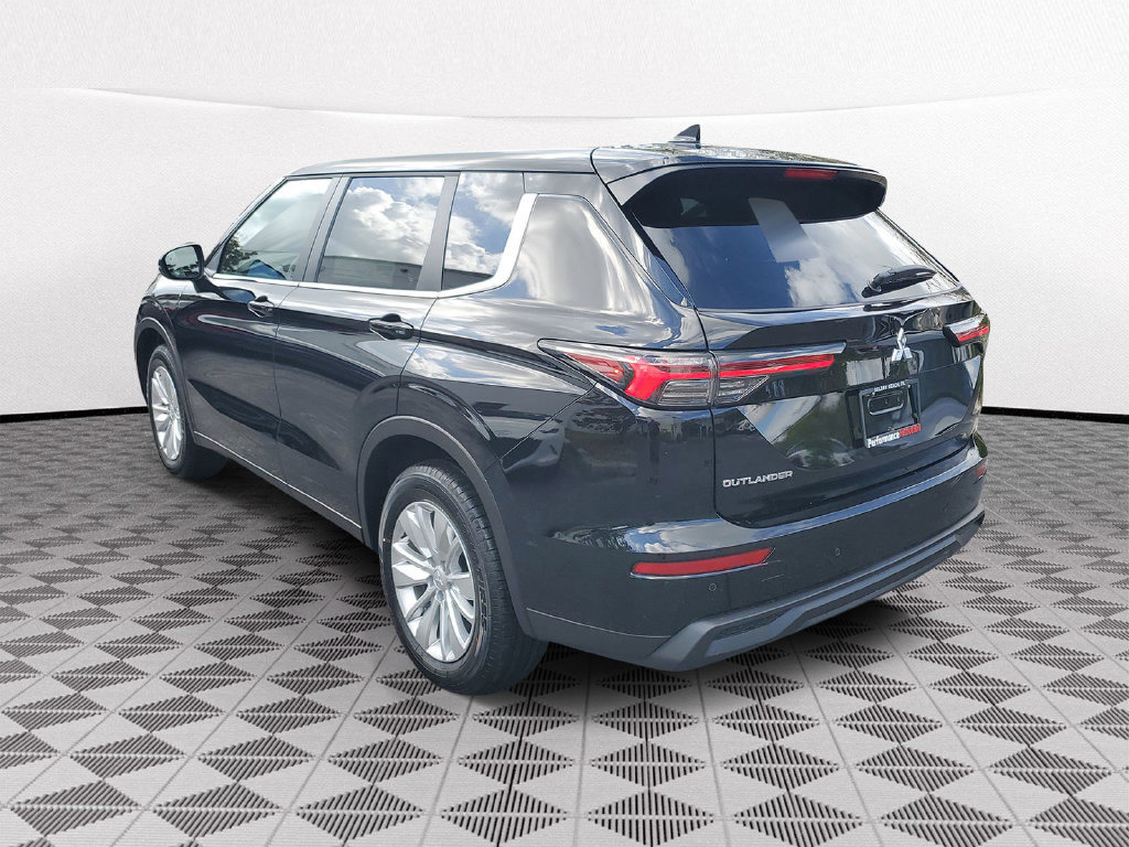 New 2026 Mitsubishi Outlander ES FWD image 4