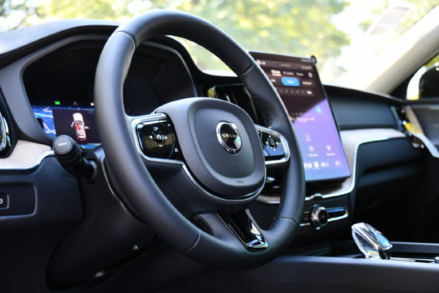 New 2027 Volvo XC60 B5 Ultra AWD/4WD image 12