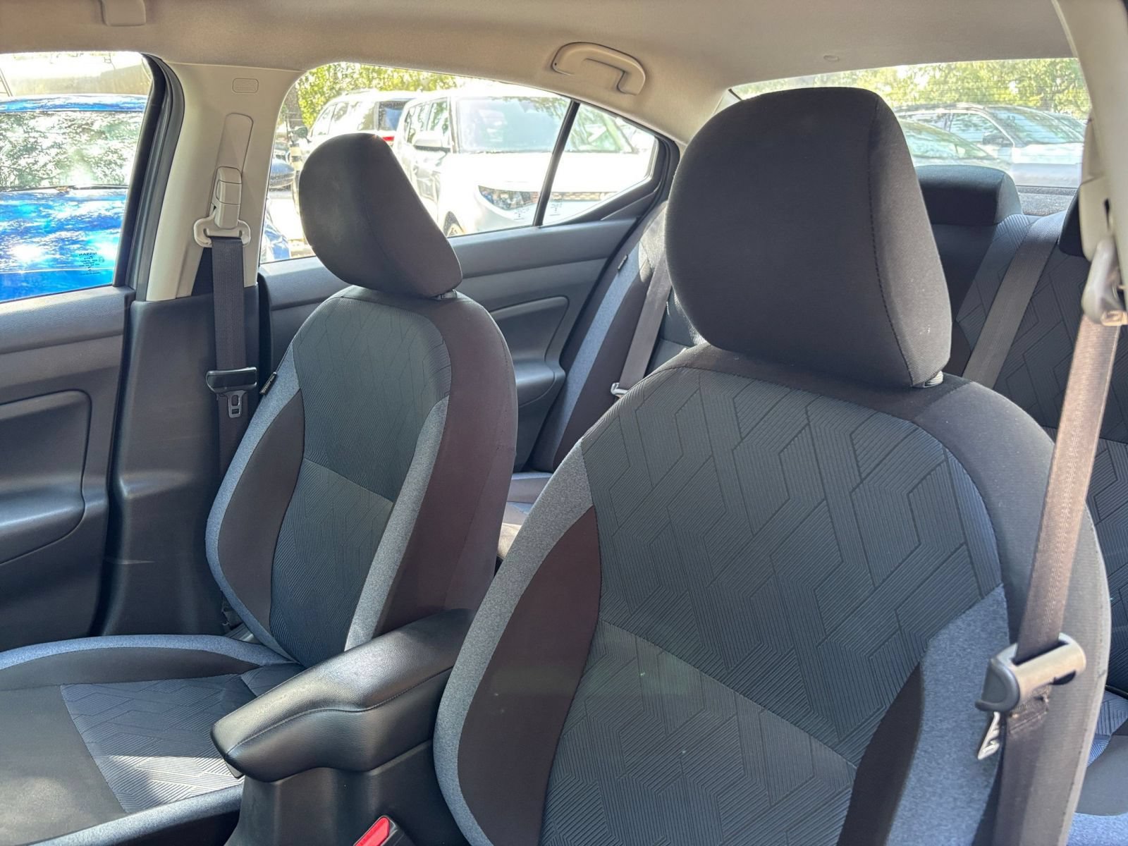 Used 2025 Nissan Versa SV FWD image 34