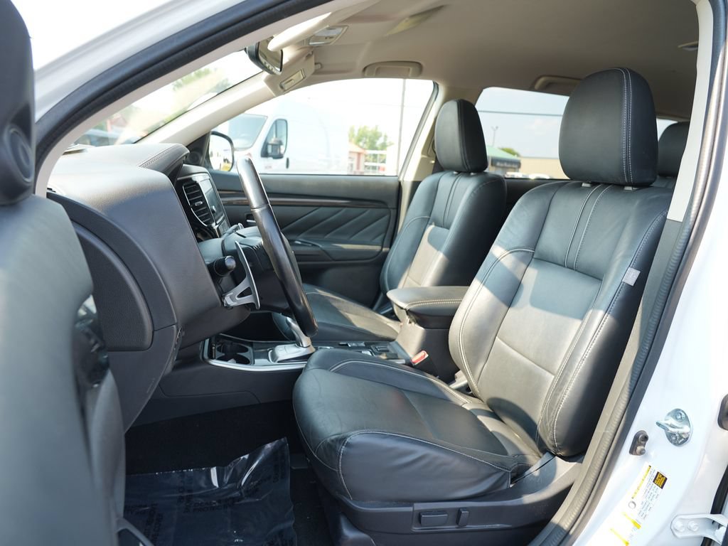 Used 2018 Mitsubishi Outlander GT AWD/4WD image 11