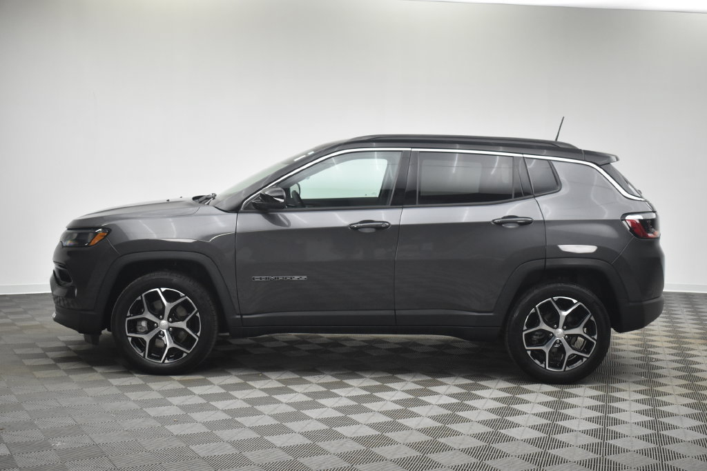 Used 2024 Jeep Compass Limited AWD/4WD image 9