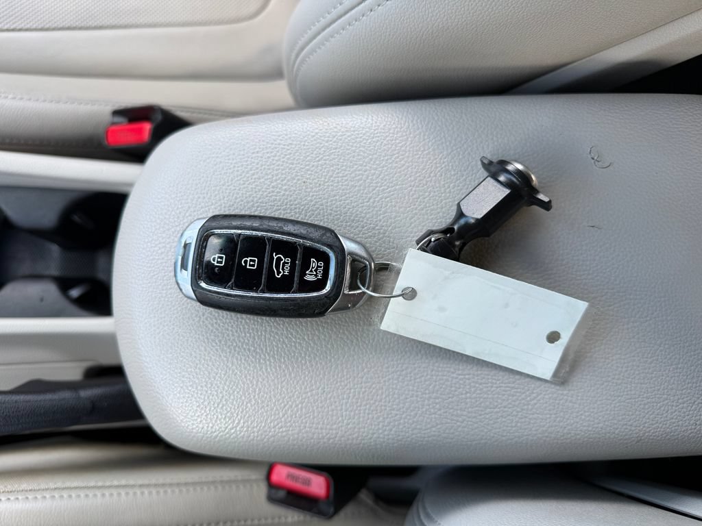 Used 2019 Hyundai Veloster Turbo Ultimate FWD image 32