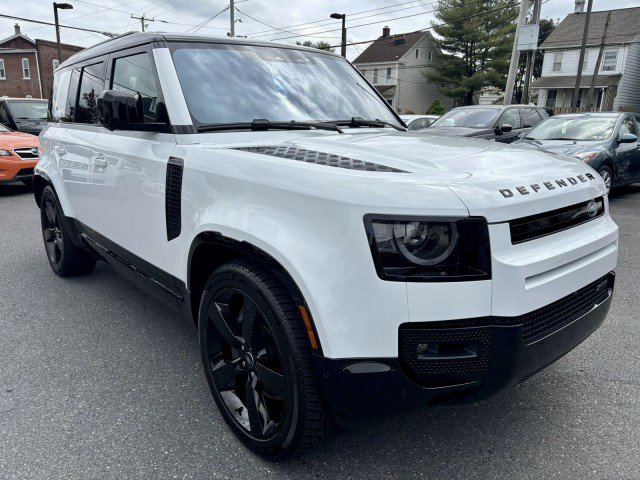Used 2022 Land Rover Defender 110 X-Dynamic SE image 4