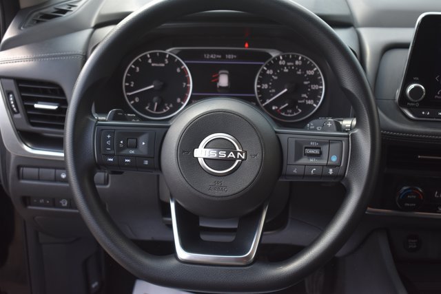 Used 2024 Nissan Rogue SV FWD image 19