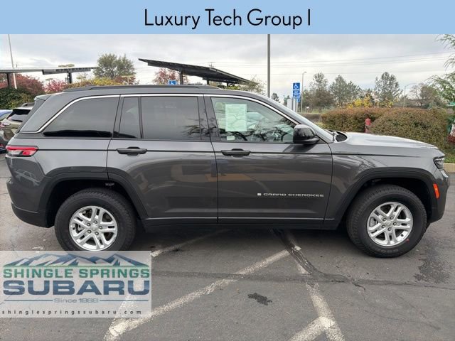 Used 2025 Jeep Grand Cherokee Laredo w/ Luxury Tech Group I image 3