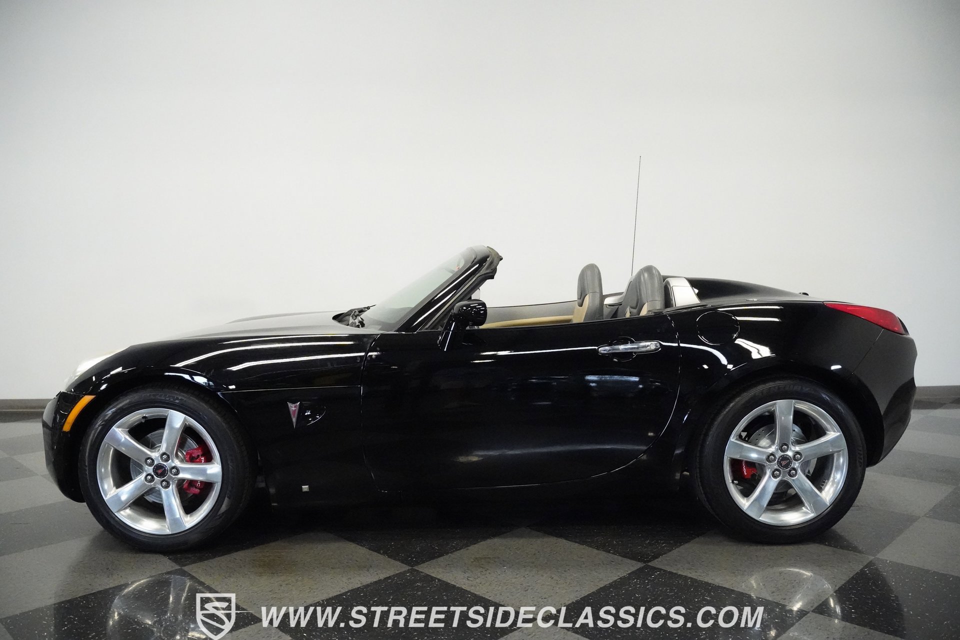 Used 2006 Pontiac Solstice Convertible w/ Premium Package image 22