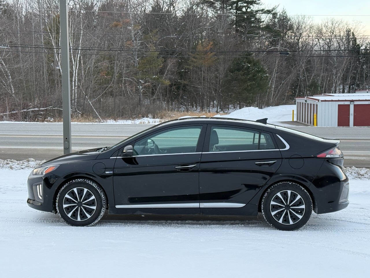 Used 2021 Hyundai Ioniq Limited image 7