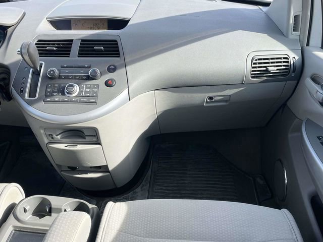 Used 2009 Nissan Quest w/ Seat Pkg image 18