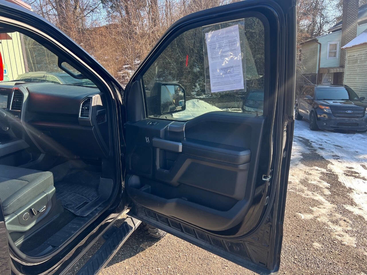 Used 2017 Ford F150 XLT w/ Equipment Group 302A Luxury image 32