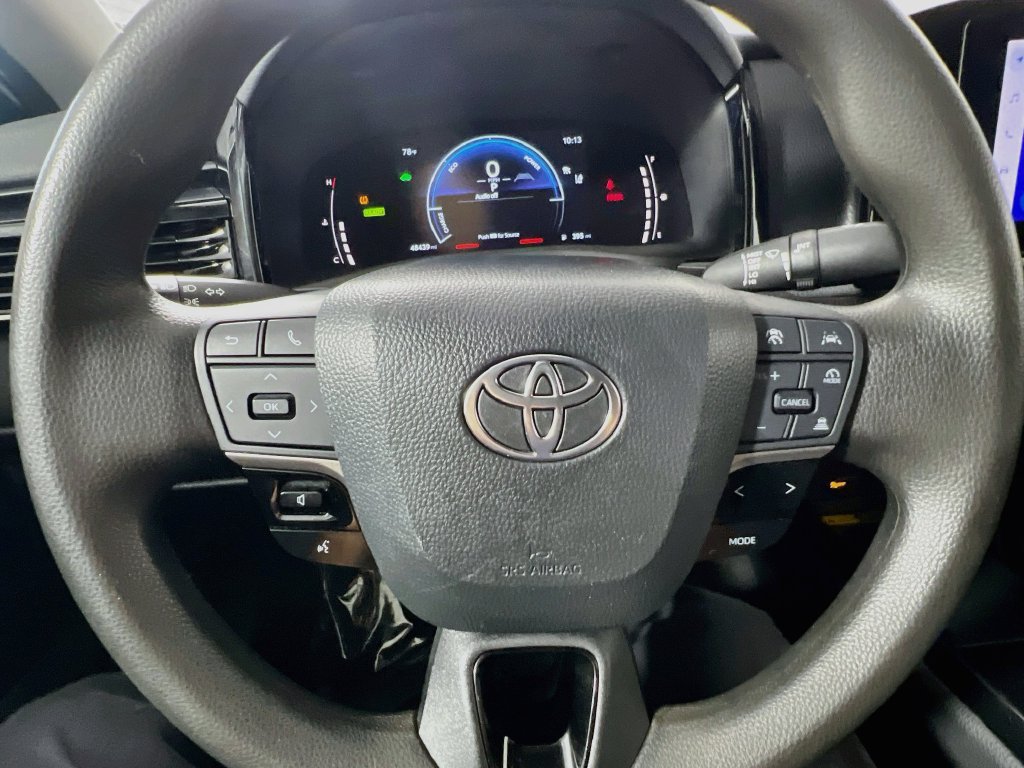 Used 2025 Toyota Camry LE FWD image 15