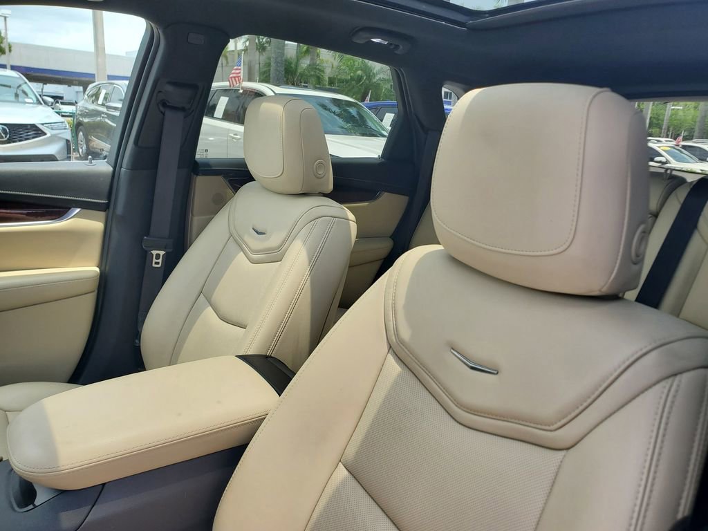 Used 2019 Cadillac XT5 Luxury FWD image 17