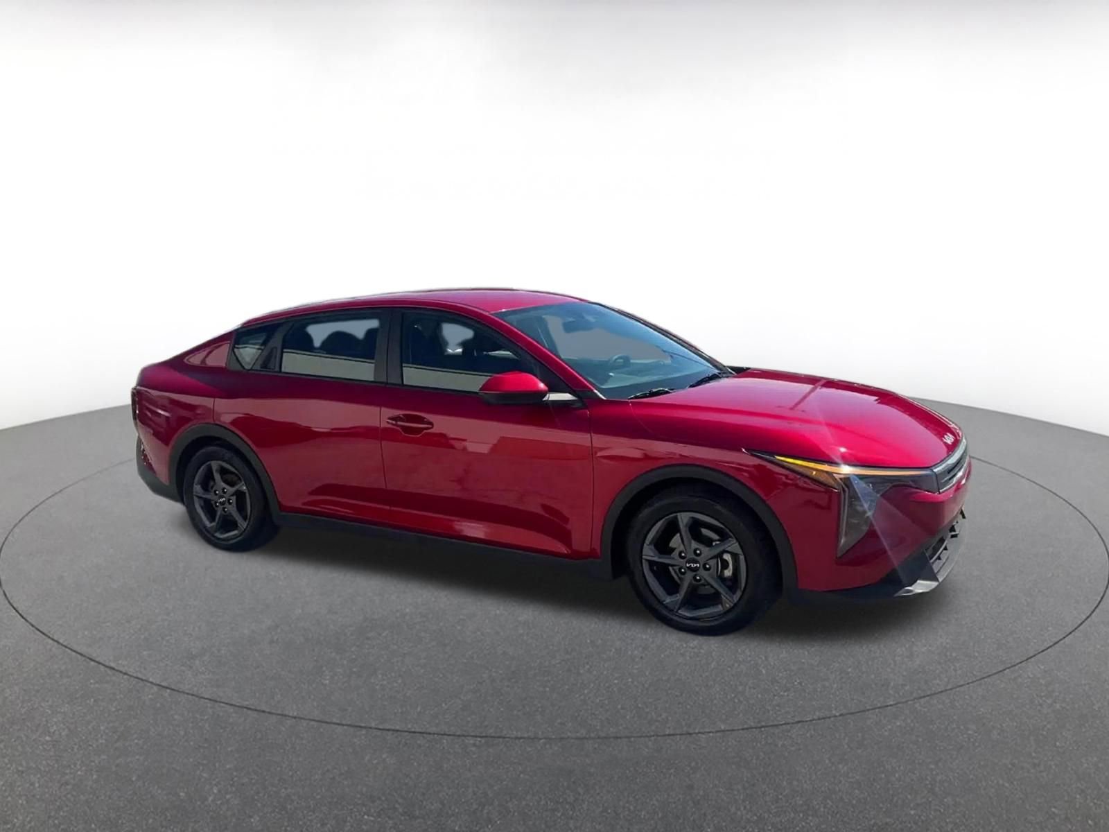 Used 2025 Kia K4 LXS image 2