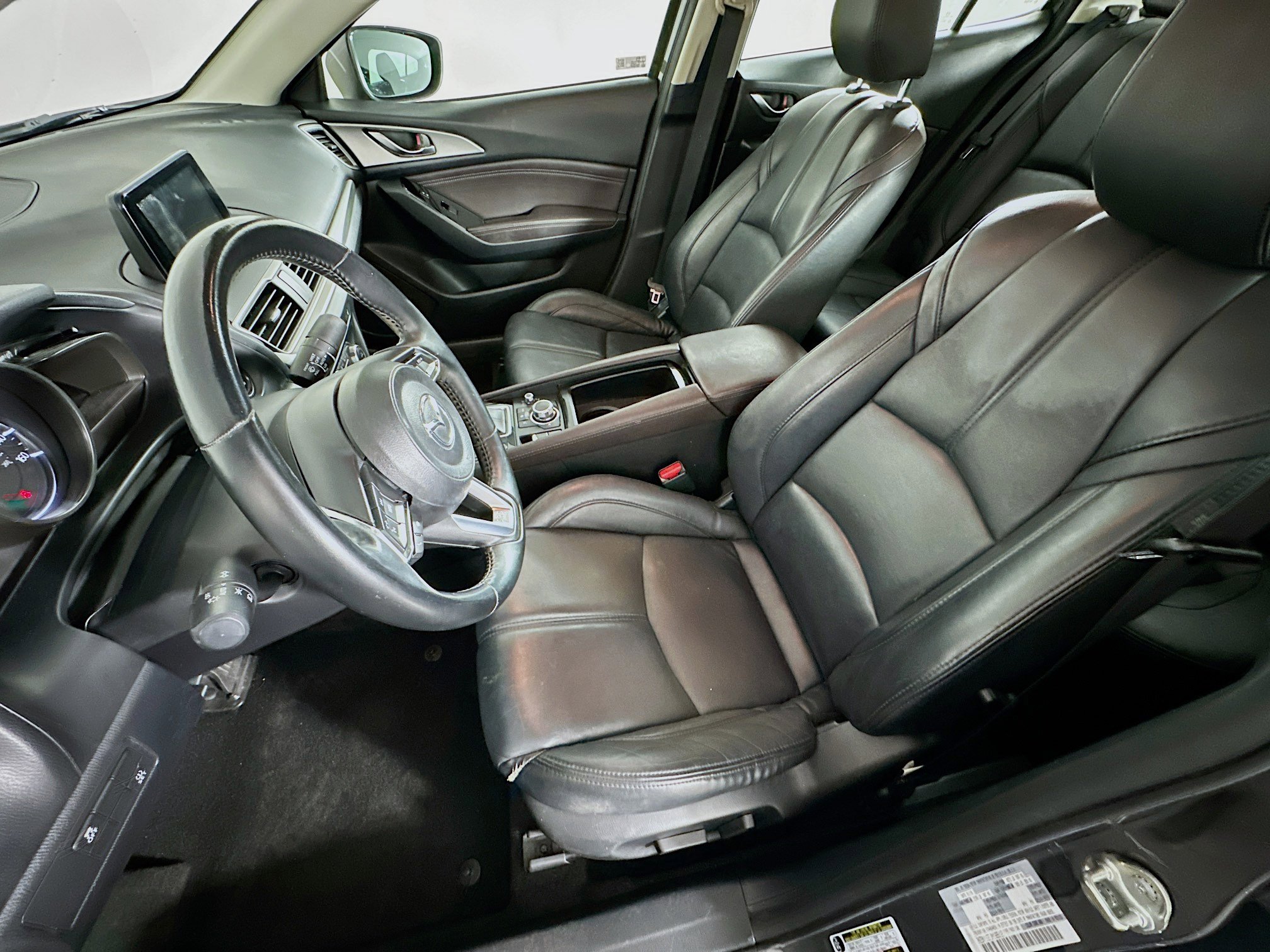 Used 2018 MAZDA MAZDA3 Touring image 13