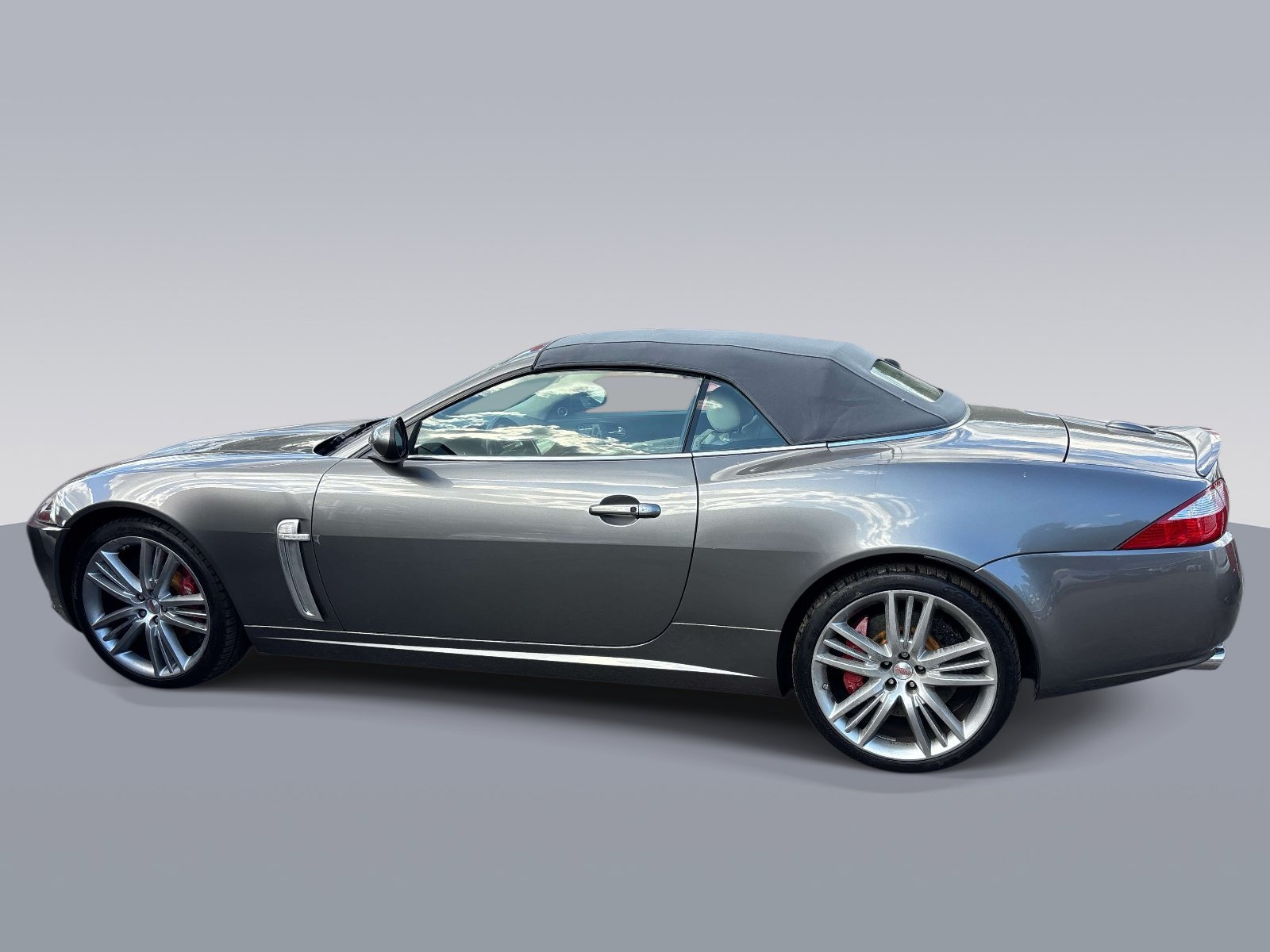 Used 2009 Jaguar XKR R RWD image 5