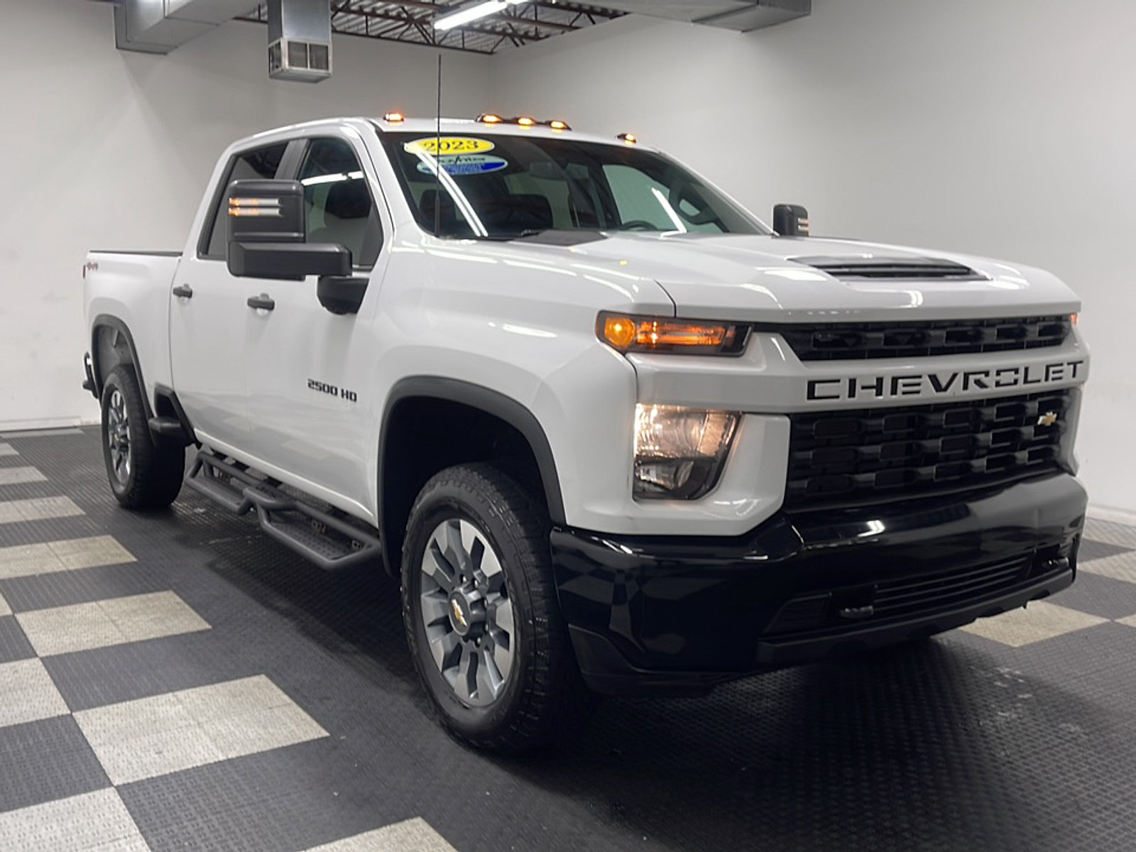 Used 2023 Chevrolet Silverado 2500 Custom w/ Custom Convenience Package AWD/4WD image 21