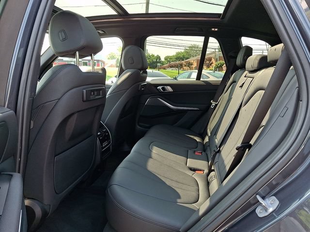 Used 2019 BMW X5 xDrive40i w/ Premium Package 2 AWD/4WD image 10