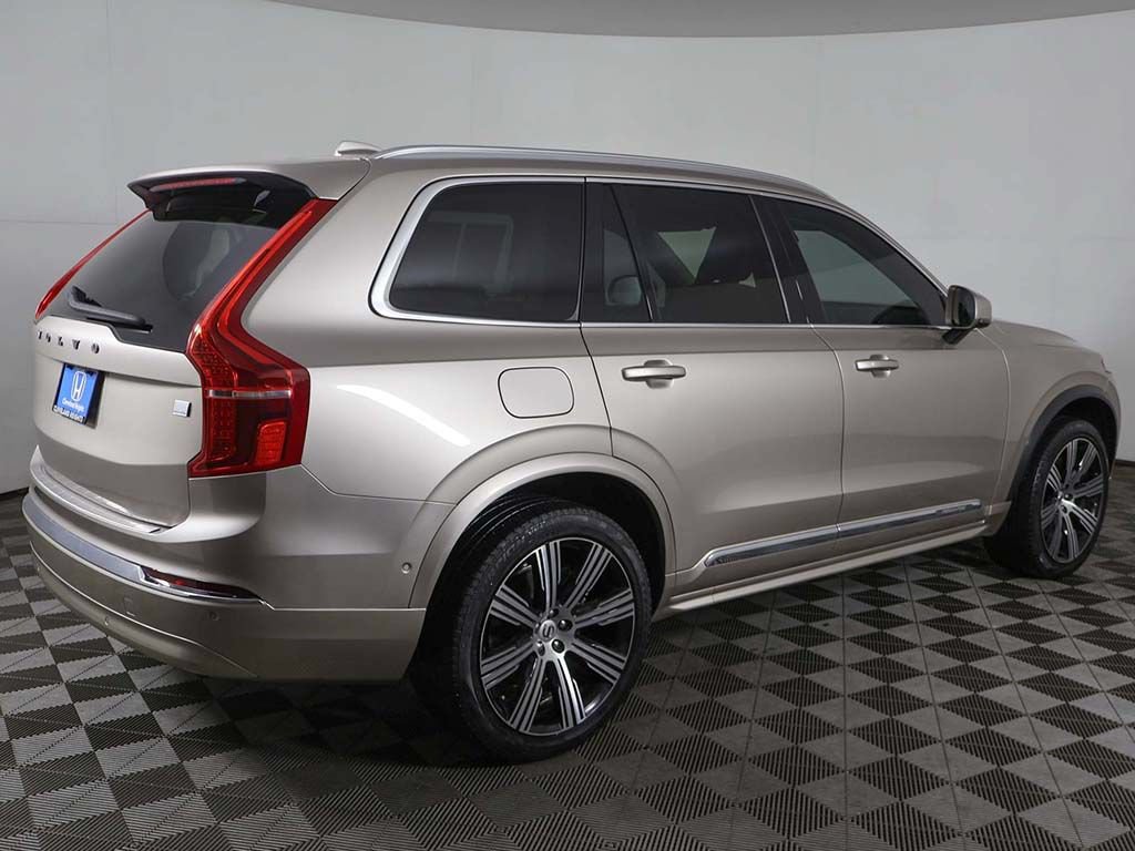 Used 2024 Volvo XC90 T8 Plus w/ Protection Package Premier AWD/4WD image 14