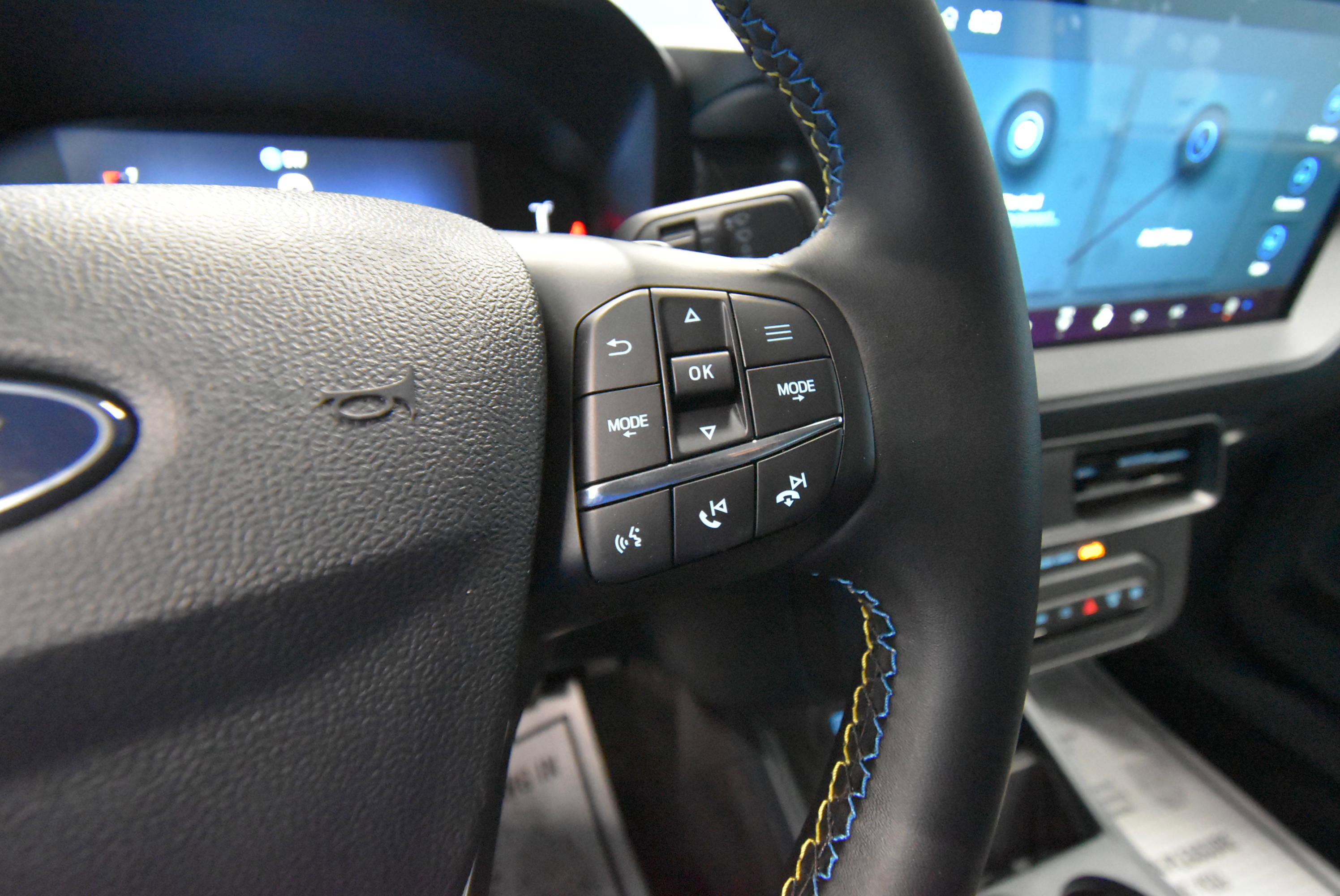 New 2026 Ford Maverick Lobo AWD/4WD image 9