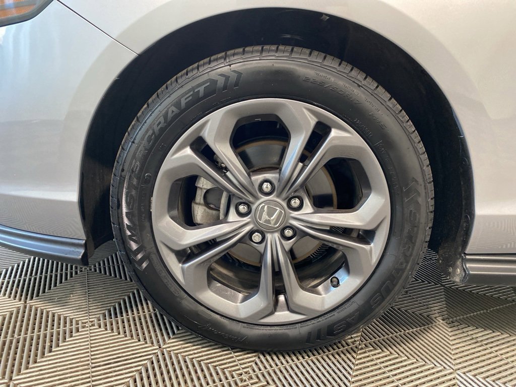 Certified 2023 Honda Accord EX image 11